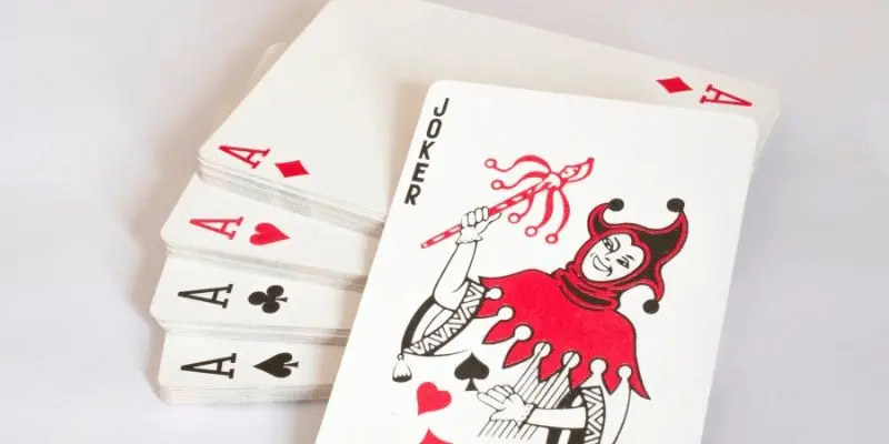 A simple way to play Joker cards for beginners